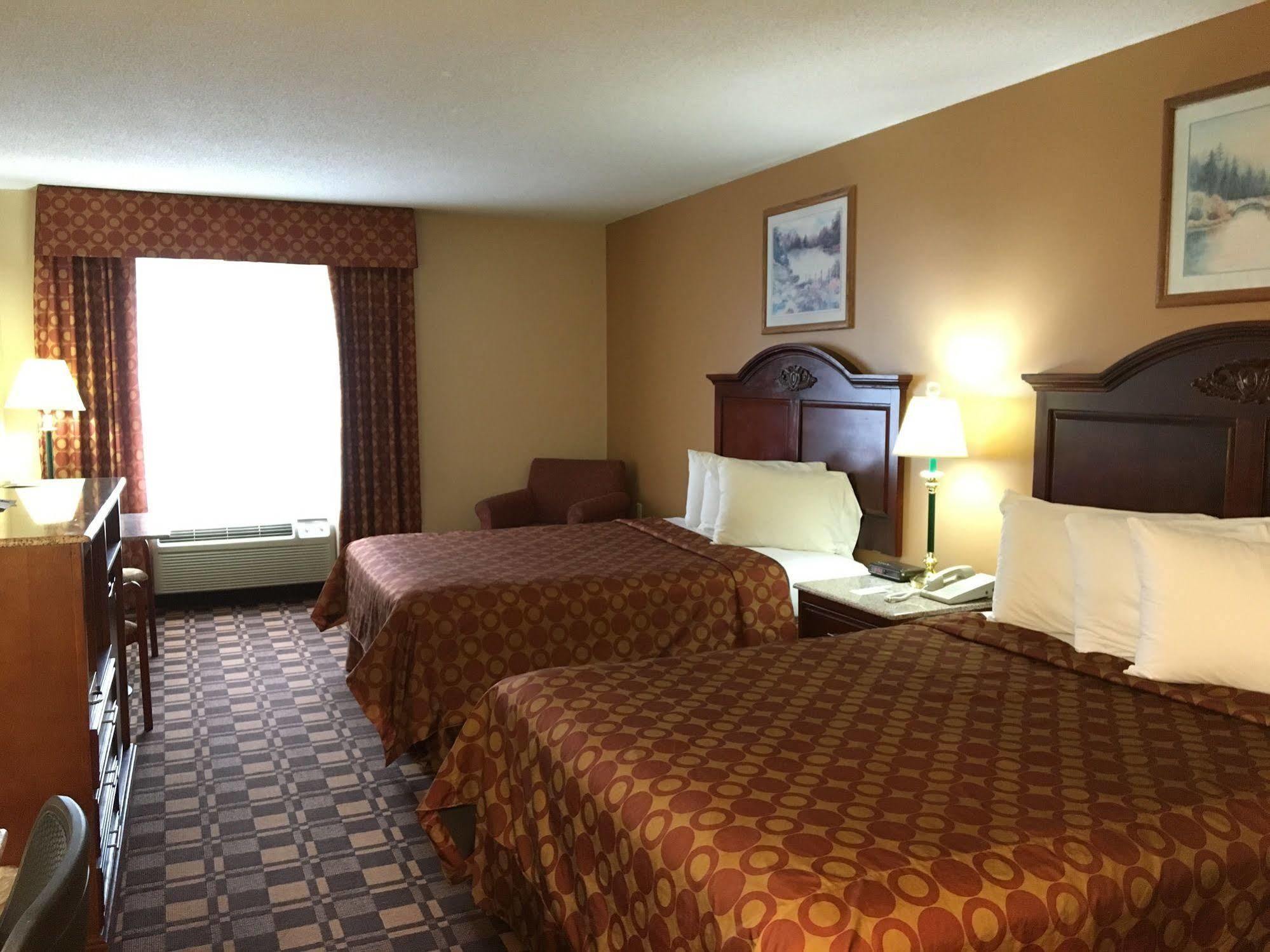 Cabot Inn & Suites Ланкастър Екстериор снимка